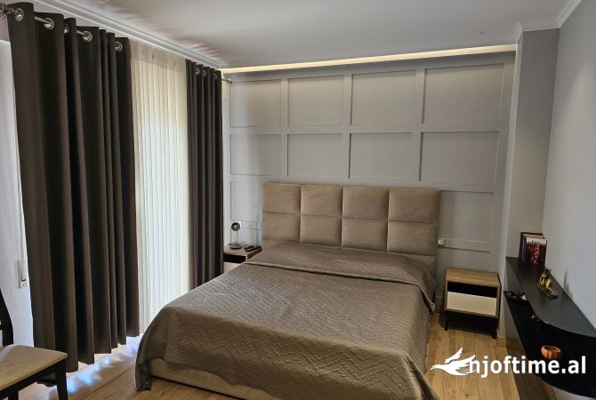 Shtepi ne shitje Apartament ne Tirane, 2+1, Mobilimi E mobiluar, Pagesa 190,000  Euro.