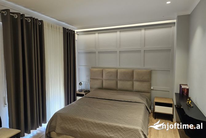 Shtepi ne shitje Apartament ne Tirane, 2+1, Mobilimi E mobiluar, Pagesa 190,000  Euro.