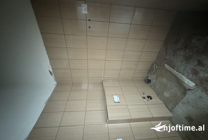 Ambient biznesi me qera 1+1 ne Tirane - 1,000 Euro