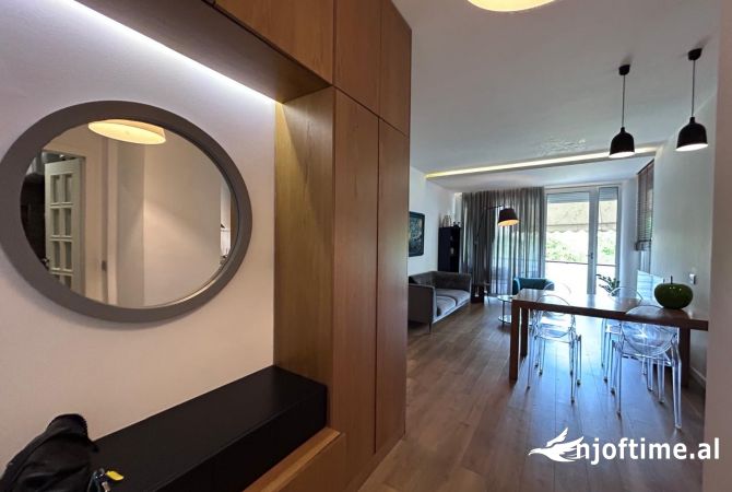 Shtepi me qera Apartament ne Tirane, 2+1, Mobilimi E mobiluar, Pagesa 1,000  Euro.