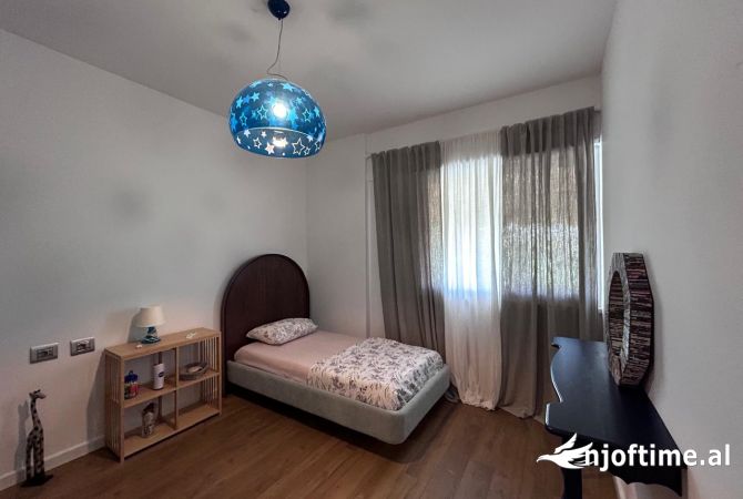 Shtepi me qera Apartament ne Tirane, 2+1, Mobilimi E mobiluar, Pagesa 1,000  Euro.