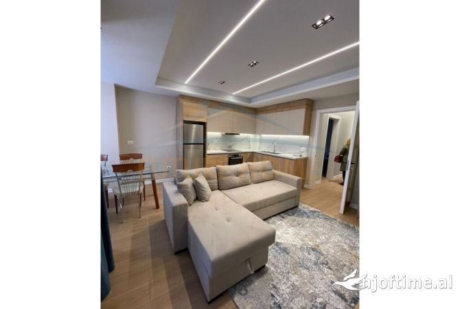 Shtepi me qera Apartament ne Tirane, 2+1, Mobilimi E mobiluar, Pagesa 700  Euro.