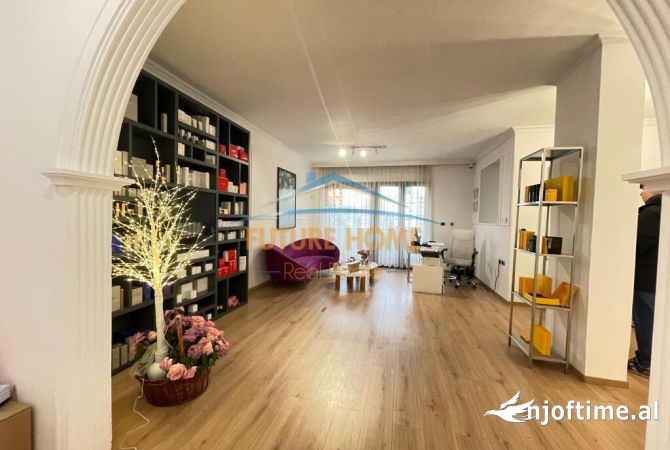  Bllok, Tirane. Qira, Ambjent Biznesi,