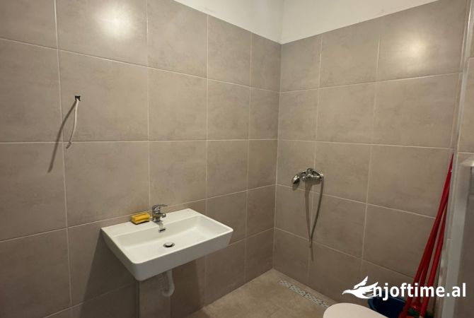 Shtepi me qera 1+1 ne Tirane - 400 Euro