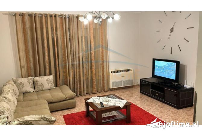 Shtepi me qera Apartament ne Tirane, 3+1, Mobilimi E mobiluar, Pagesa 800  Euro.