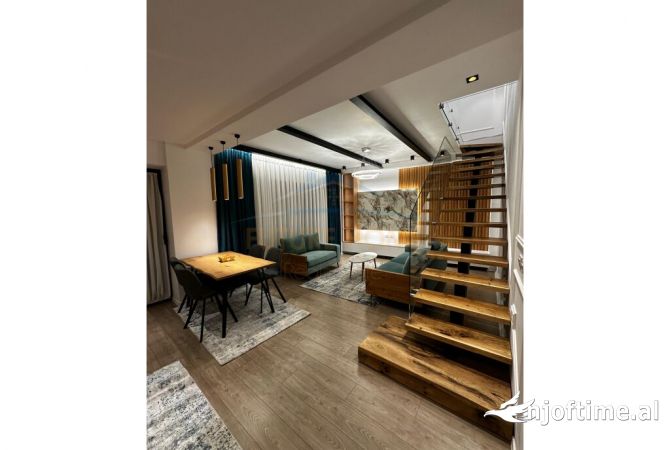 Shtepi ne shitje Duplex(shtepi me 2 kate) ne Tirane, 2+1, Mobilimi E mobiluar, Pagesa 240,000  Euro.