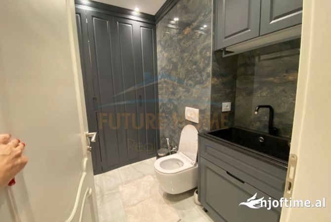 Shtepi ne shitje Duplex(shtepi me 2 kate) ne Tirane, 3+1, Mobilimi E mobiluar, Pagesa 561,000  Euro.