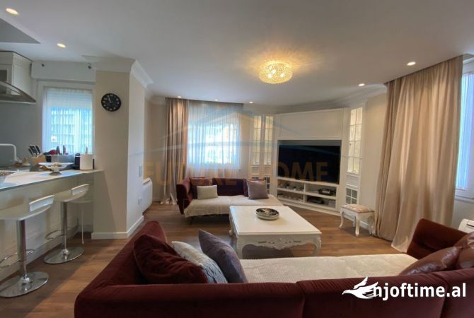 Shtepi ne shitje Duplex(shtepi me 2 kate) ne Tirane, 3+1, Mobilimi E mobiluar, Pagesa 561,000  Euro.