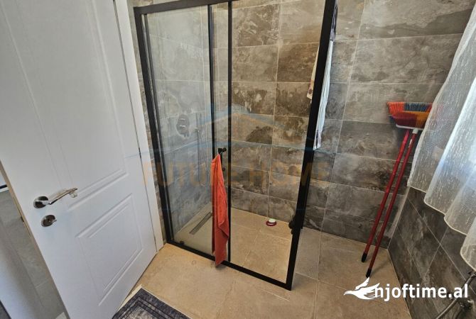 Shtepi ne shitje Shtepi Private ne Durres, 3+1, Mobilimi E mobiluar, Pagesa 380,000  Euro.