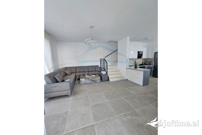 Shtepi ne shitje Shtepi Private ne Durres, 3+1, Mobilimi E mobiluar, Pagesa 380,000  Euro.