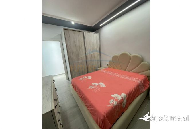 Shtepi ne shitje Apartament ne Tirane, 1+1, Mobilimi E mobiluar, Pagesa 105,000  Euro.
