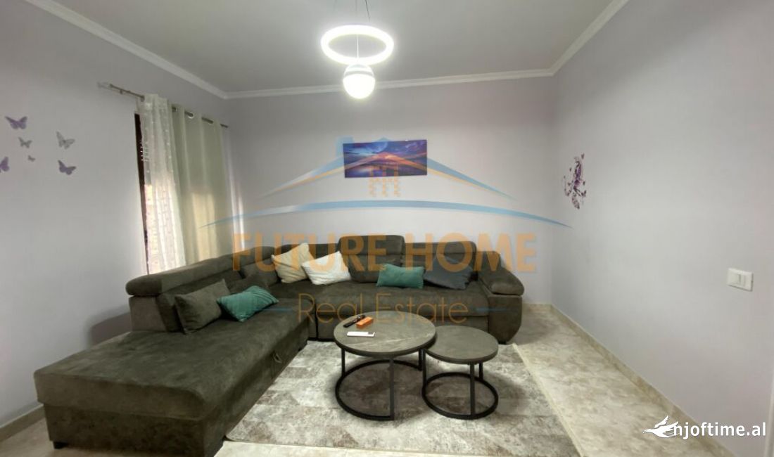 Shtepi me qera Apartament ne Tirane, 2+1, Mobilimi E mobiluar, Pagesa 1,000  Euro.