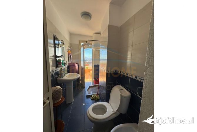 Shtepi ne shitje Apartament ne Tirane, 1+1, Mobilimi E mobiluar, Pagesa 103,000  Euro.