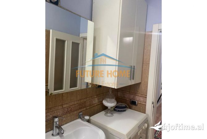 Shtepi me qera Apartament ne Tirane, 2+1, Mobilimi E mobiluar, Pagesa 700  Euro.