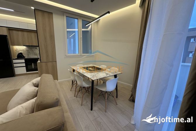 Shtepi me qera Apartament ne Tirane, 2+1, Mobilimi E mobiluar, Pagesa 800  Euro.