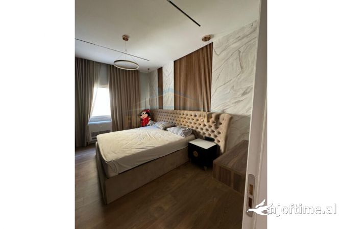 Shtepi ne shitje Apartament ne Tirane, 1+1, Mobilimi E mobiluar, Pagesa 165,000  Euro.