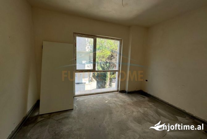 Shtepi ne shitje Apartament ne Durres, 1+1, Mobilimi Bosh, pa mobiluar, Pagesa 97,600  Euro.