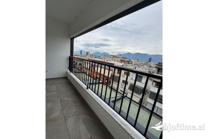 Shtepi ne shitje Apartament ne Tirane, 3+1, Mobilimi Bosh, pa mobiluar, Pagesa 500,000  Euro.