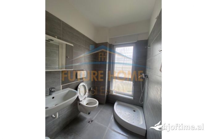 Shtepi ne shitje Apartament ne Tirane, 2+1, Mobilimi E mobiluar, Pagesa 229,000  Euro.