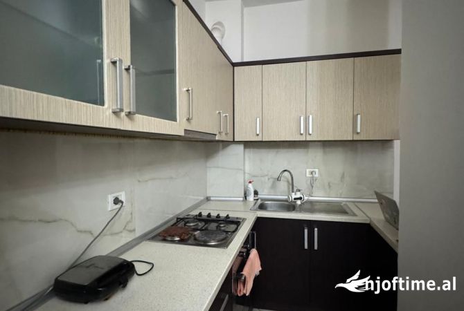 Shtepi me qera 1+1 ne Tirane - 490 Euro