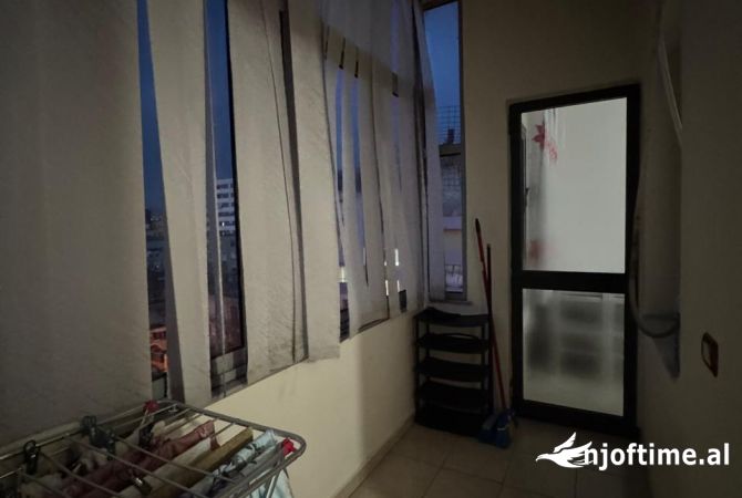 Shtepi me qera Apartament ne Tirane, 1+1, Mobilimi E mobiluar, Pagesa 490  Euro.