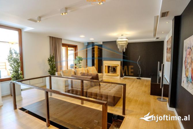 Shtepi ne shitje Duplex(shtepi me 2 kate) ne Tirane, 4+1, Mobilimi E mobiluar, Pagesa 2,000,000  Euro.