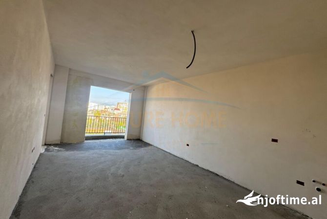 Shtepi ne shitje Apartament ne Tirane, 2+1, Mobilimi Bosh, pa mobiluar, Pagesa 90,790  Euro.
