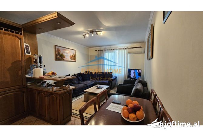 Shtepi ne shitje Apartament ne Tirane, 2+1, Mobilimi E mobiluar, Pagesa 224,000  Euro.