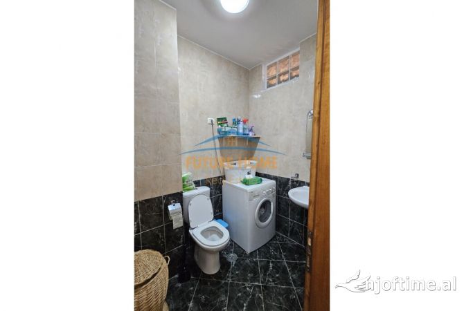 Shtepi ne shitje Apartament ne Tirane, 2+1, Mobilimi E mobiluar, Pagesa 224,000  Euro.