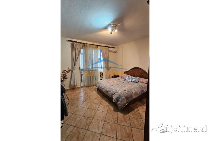 Shtepi ne shitje Apartament ne Tirane, 2+1, Mobilimi E mobiluar, Pagesa 224,000  Euro.