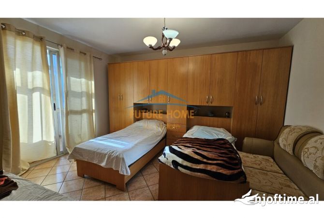 Shtepi ne shitje Apartament ne Tirane, 2+1, Mobilimi E mobiluar, Pagesa 224,000  Euro.