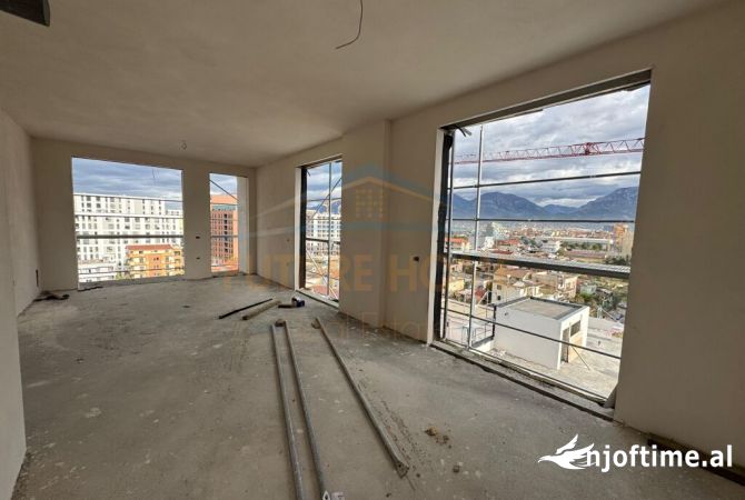 Shtepi ne shitje Apartament ne Tirane, 3+1, Mobilimi Bosh, pa mobiluar, Pagesa 207,000  Euro.