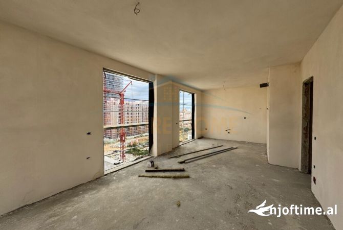 Shtepi ne shitje Apartament ne Tirane, 3+1, Mobilimi Bosh, pa mobiluar, Pagesa 207,000  Euro.