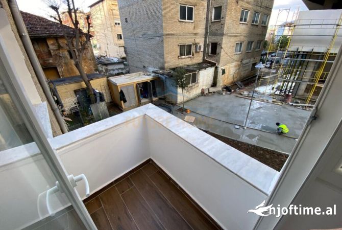 Shtepi ne shitje Apartament ne Tirane, 2+1, Mobilimi Bosh, pa mobiluar, Pagesa 185,000  Euro.