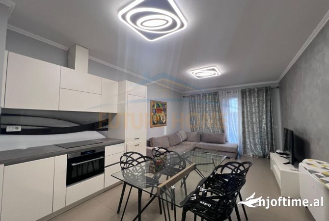 Shtepi me qera Apartament ne Tirane, 2+1, Mobilimi E mobiluar, Pagesa 1,400  Euro.