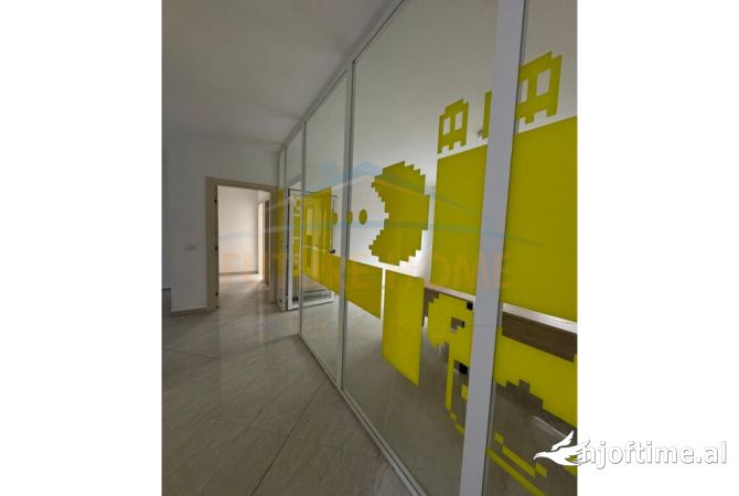 Ambient biznesi me qera 3+1 ne Tirane - 2,000 Euro