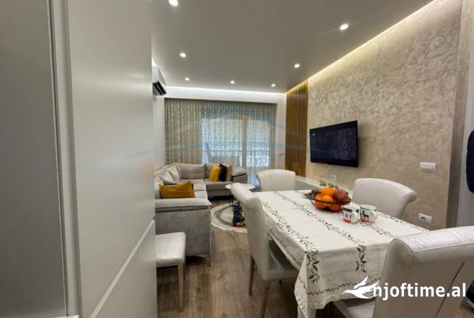 Shtepi ne shitje 2+1 ne Tirane - 300,000 Euro