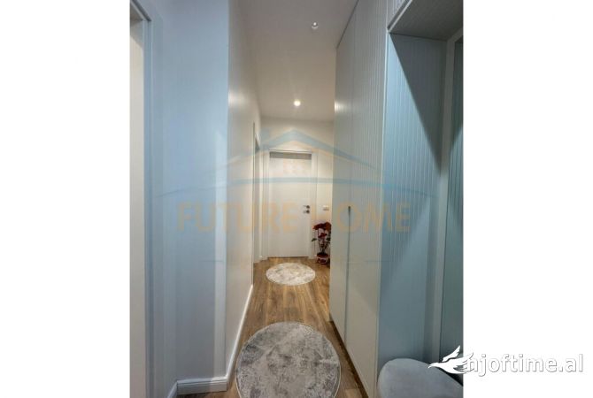 Shtepi ne shitje Apartament ne Tirane, 2+1, Mobilimi E mobiluar, Pagesa 300,000  Euro.