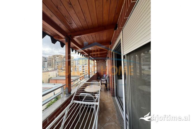 Shtepi ne shitje Apartament ne Tirane, 1+1, Mobilimi E mobiluar, Pagesa 155,000  Euro.