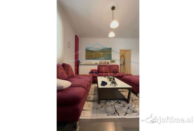 Shtepi ne shitje Apartament ne Tirane, 2+1, Mobilimi E mobiluar, Pagesa 315,000  Euro.