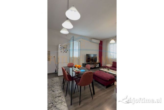 Shtepi ne shitje Apartament ne Tirane, 2+1, Mobilimi E mobiluar, Pagesa 315,000  Euro.