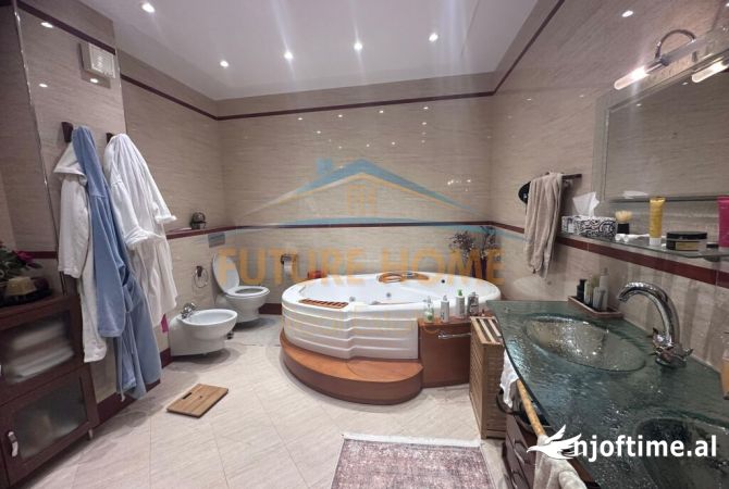 Shtepi ne shitje Duplex(shtepi me 2 kate) ne Tirane, 3+1, Mobilimi E mobiluar, Pagesa 1,350,000  Euro.