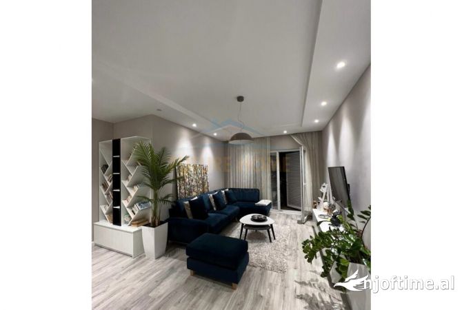 Shtepi ne shitje Apartament ne Tirane, 3+1, Mobilimi E mobiluar, Pagesa 185,000  Euro.