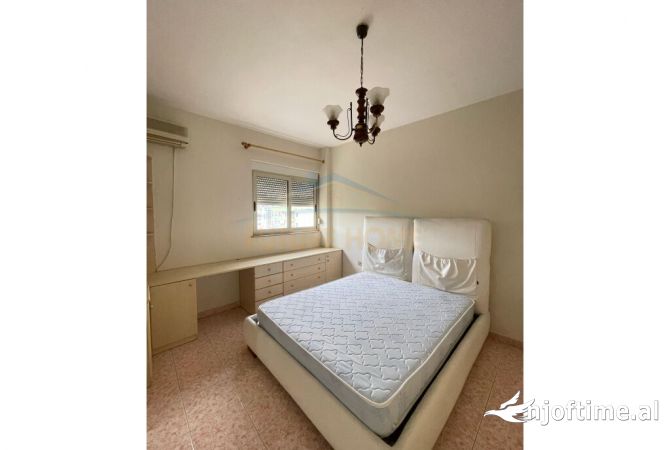 Shtepi me qera Apartament ne Tirane, 1+1, Mobilimi E mobiluar, Pagesa 700  Euro.