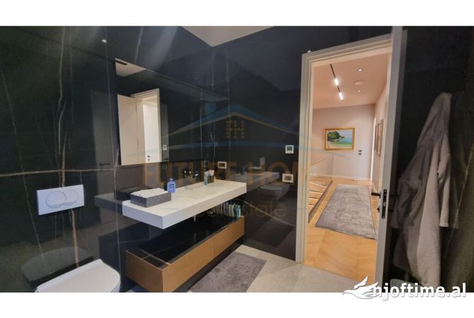 Shtepi ne shitje Vila Luksoze ne Tirane, 3+1, Mobilimi E mobiluar, Pagesa 1,000,000  Euro.
