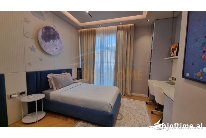 Shtepi ne shitje Vila Luksoze ne Tirane, 3+1, Mobilimi E mobiluar, Pagesa 1,000,000  Euro.