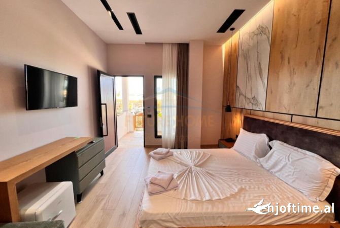 Shkembi i Kavajes, Durres. Shitet, Hotel, 