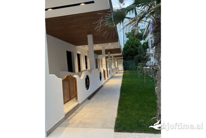 Shkembi i Kavajes, Durres. Shitet, Hotel, 