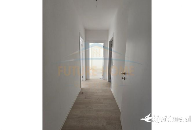 Shtepi ne shitje Apartament ne Tirane, 2+1, Mobilimi Bosh, pa mobiluar, Pagesa 155,000  Euro.