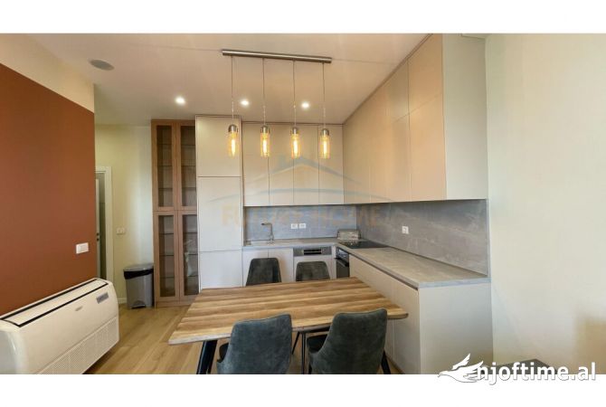 Shtepi me qera Apartament ne Tirane, 1+1, Mobilimi E mobiluar, Pagesa 650  Euro.